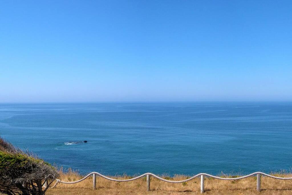 Spyglass By Oceanviewhottubs Oceanfront Tesla Chrging Shelter Cove Oceanfront Apartment Exterior photo