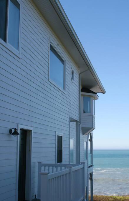 Spyglass By Oceanviewhottubs Oceanfront Tesla Chrging Shelter Cove Oceanfront Apartment Exterior photo